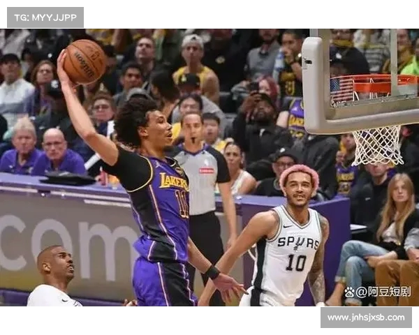 NBA自由球员市场风云变幻 多支球队争夺顶级球员引发激烈竞争 NBA自由球员市场风云变幻 多支球队争夺顶级球员引发激烈竞争